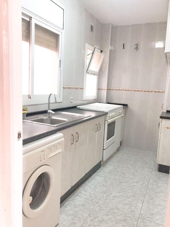Mari Village Apartamento Luminoso,A 2 Minutos De La Playa 萨洛 外观 照片